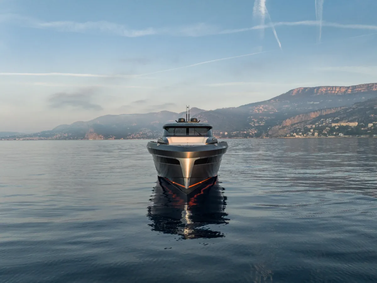 Paint to sample: how a custom hull colour is chosen, Bekkers Yachts