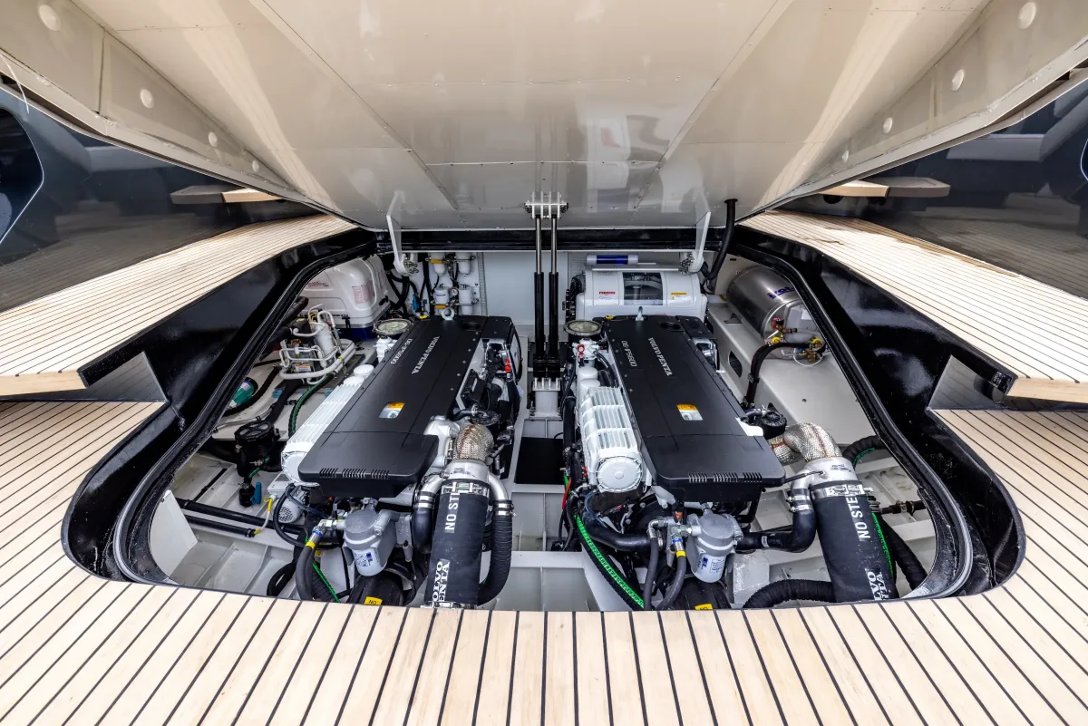 Volvo Penta IPS 600, 650 or 800: which engine for the AZUR 45?, Bekkers Yachts
