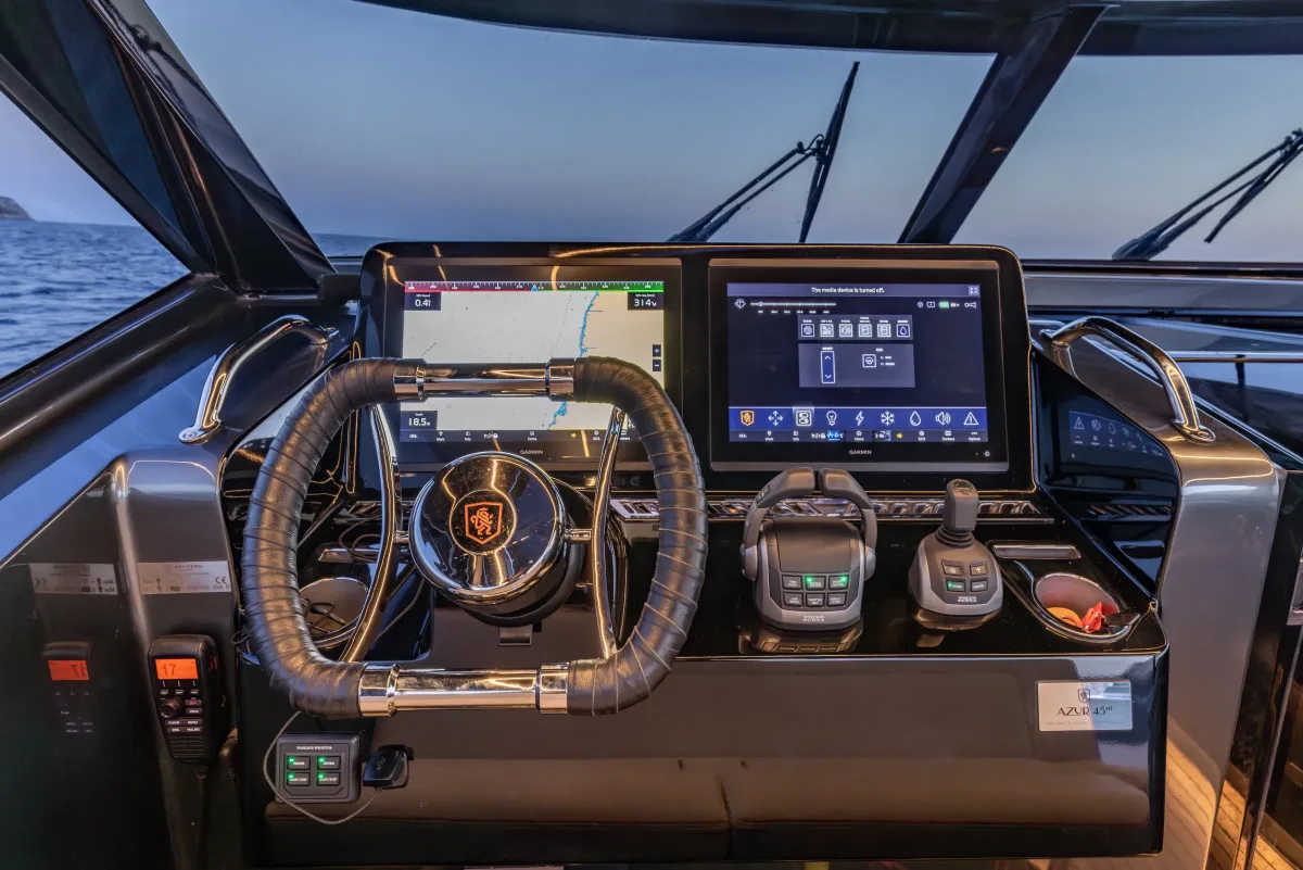 Helm with Garmin glass cockpit and Volvo Penta joystick